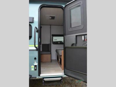2026 Keystone RV Reign — photo 19 view