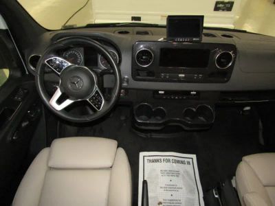 2025 Winnebago VIEW - Photo 2