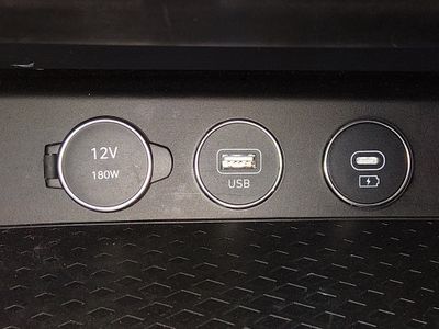 2025 Genesis G70 - Photo 20