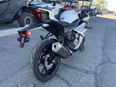 2026 CFMOTO 300SS - Photo 5