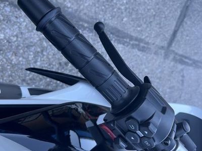 2026 CFMOTO 300SS - Photo 14