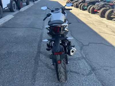 2026 CFMOTO 300SS - Photo 6