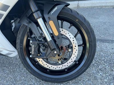2026 CFMOTO 300SS - Photo 13