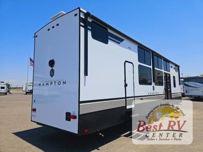 2025 CrossRoads RV Hampton - Photo 3