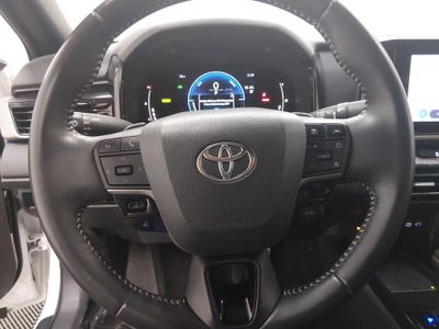 2025 Toyota Camry — photo 12 view