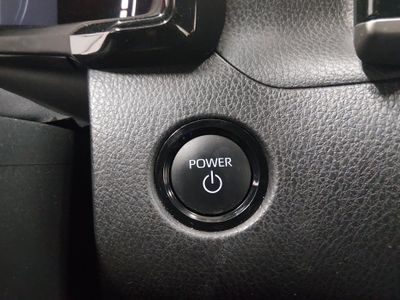 2025 Toyota Camry — photo 17 view
