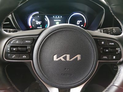2022 Kia Niro EV - Photo 12