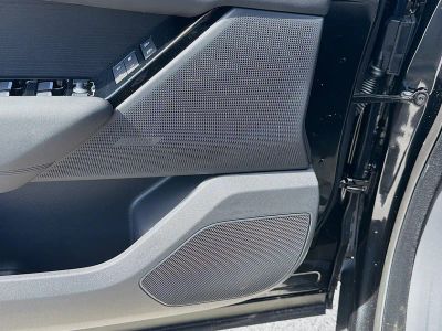 2026 Land Rover Range Rover Velar — photo 23 view