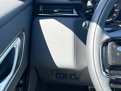 2026 Land Rover Range Rover Velar — photo 34 view