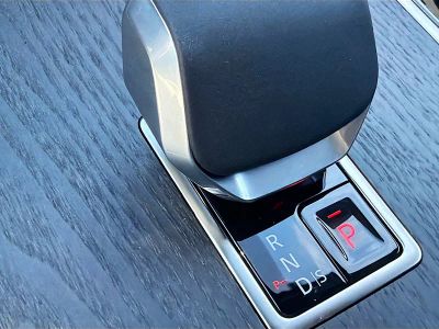 2026 Land Rover Range Rover Velar — photo 28 view