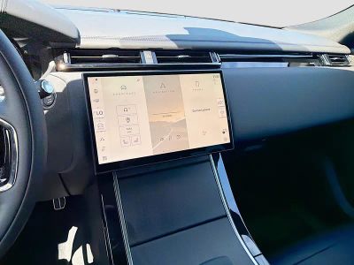 2026 Land Rover Range Rover Velar — photo 27 view
