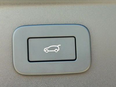 2026 Land Rover Range Rover Velar — photo 13 view
