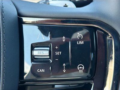 2026 Land Rover Range Rover Velar — photo 37 view