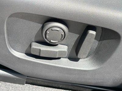 2026 Land Rover Range Rover Velar — photo 24 view