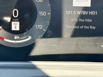 2026 Land Rover Range Rover Velar — photo 40 view