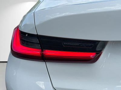 2021 BMW 3 Series — photo 10 view