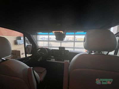 2025 Airstream Interstate - Photo 15