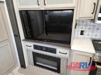 2024 Keystone RV Montana High Country - Photo 18