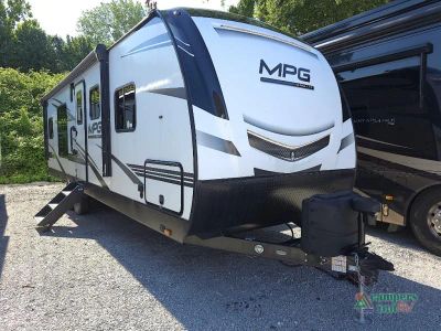 2021 Cruiser MPG — front three-quarter view