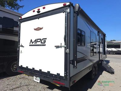 2021 Cruiser MPG — engine compartment view