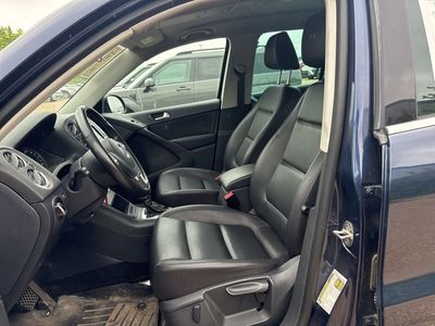 2012 Volkswagen Tiguan — photo 8 view