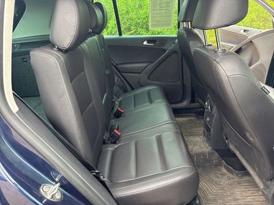 2012 Volkswagen Tiguan — photo 10 view