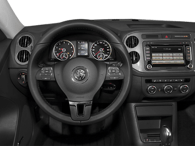 2012 Volkswagen Tiguan — photo 17 view