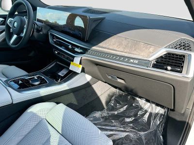 2026 BMW X5 — photo 24 view
