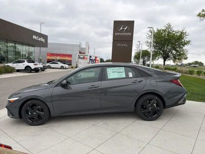 2026 Hyundai Elantra - Photo 2