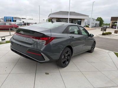 2026 Hyundai Elantra - Photo 5