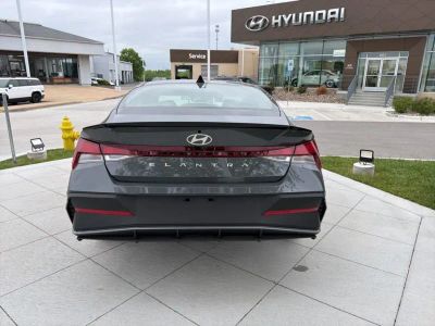 2026 Hyundai Elantra - Photo 4