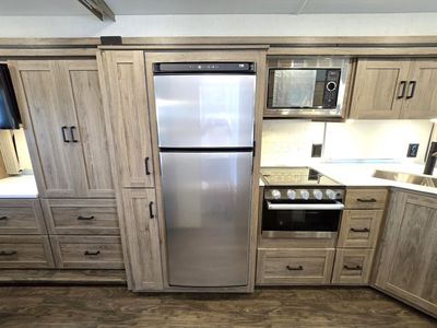 2026 Winnebago VISTA - Photo 9