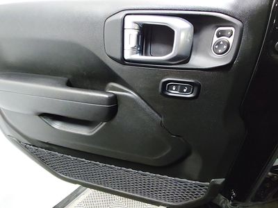 2024 Jeep Wrangler - Photo 19