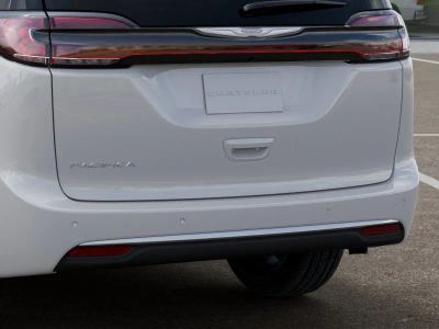 2026 Chrysler Pacifica — photo 13 view