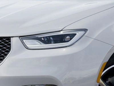 2026 Chrysler Pacifica — photo 10 view