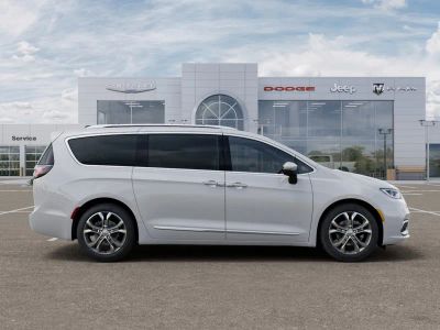 2026 Chrysler Pacifica — photo 21 view