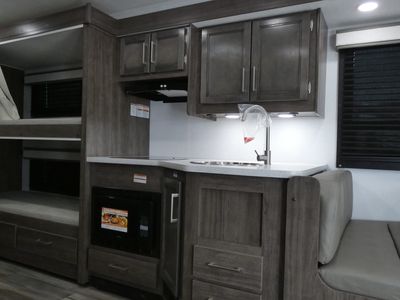 2026 Entegra Coach Odyssey-SE — photo 7 view