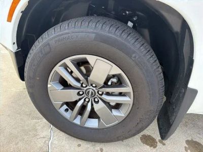 2025 Nissan Frontier - Photo 8