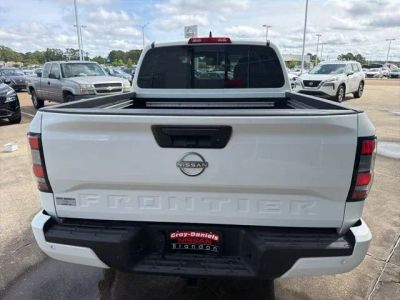 2025 Nissan Frontier - Photo 3