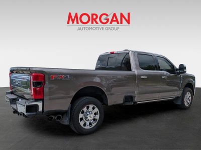 2023 Ford Super Duty F-350 SRW — interior view
