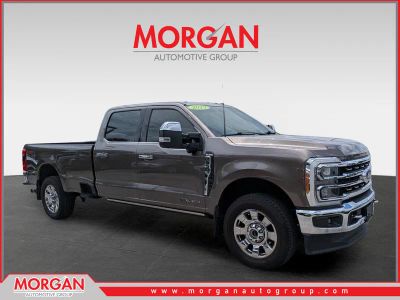 2023 Ford Super Duty F-350 SRW King Ranch in Stone Gray — front three-quarter view