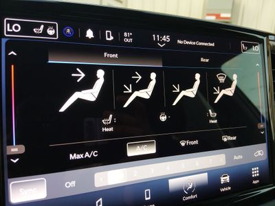 2023 Chrysler Pacifica — photo 18 view