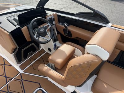 2025 Malibu M230 - Photo 14