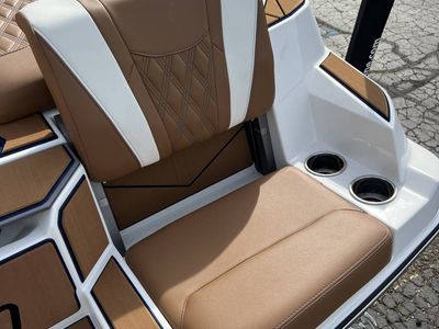 2025 Malibu M230 - Photo 9