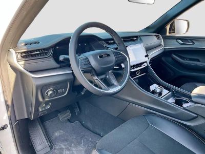 2026 Jeep Grand Cherokee — photo 9 view