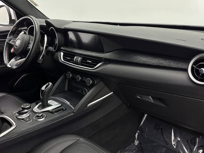 2023 Alfa Romeo Stelvio - Photo 35