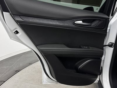 2023 Alfa Romeo Stelvio - Photo 25