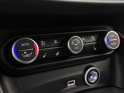 2023 Alfa Romeo Stelvio - Photo 17