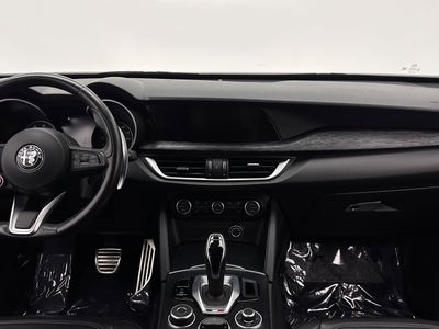 2023 Alfa Romeo Stelvio - Photo 28
