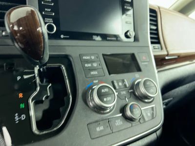 2019 Toyota Sienna — photo 24 view
